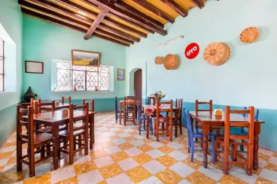 Un restaurante o sitio para comer en OYO Hotel Y Restaurante Mitla, Oaxaca
