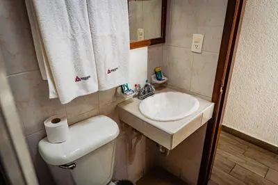 Un baño de Hotel Azucena
