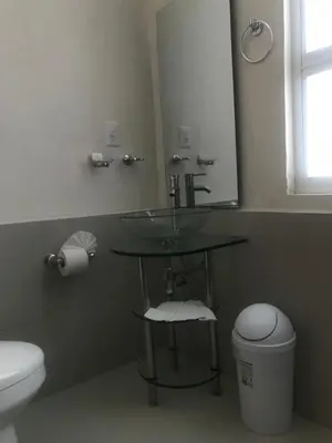 Un baño de Malinalli Express