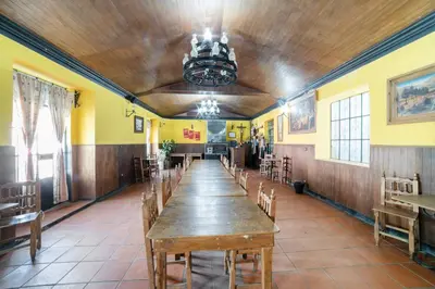 Un restaurante o sitio para comer en OYO Casa Vieja,Ciudad Serdán,Museo La Magnolia
