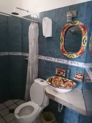 Un baño de Casa Lomas del Marinero Internet Starlink SIN GARAJE