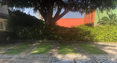 Jardín al aire libre en Un oasis de tranquilidad y diversión familiar