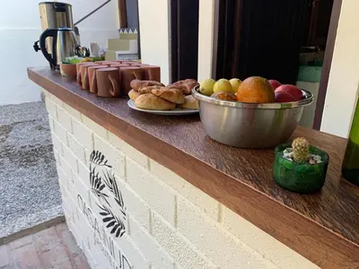 Comida en o cerca de este hotel