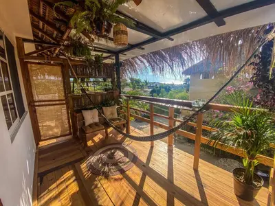 Jardín al aire libre en Shaka House