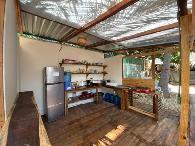 Una cocina o zona de cocina en Shaka House