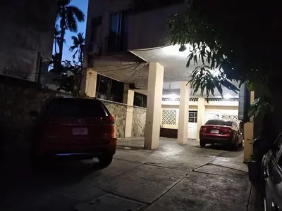Edificio en el que se encuentra la habitación en casa particular