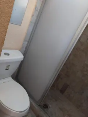 Un baño de IOW4 LM Studio
