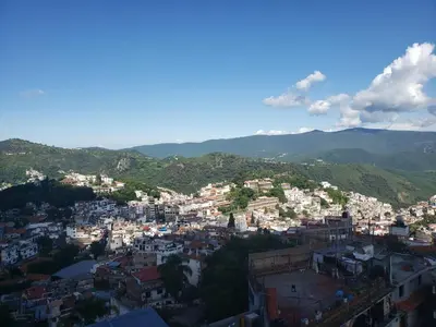 Vista general de una montaña o vista desde el apartahotel