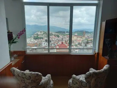 Vista general de una montaña o vista desde el hostal o pensión