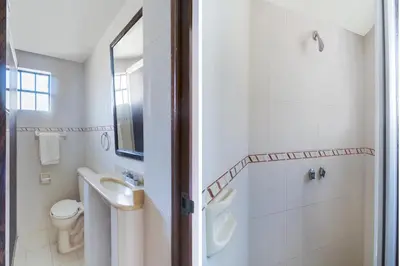 Un baño de Hotel Montecarlo