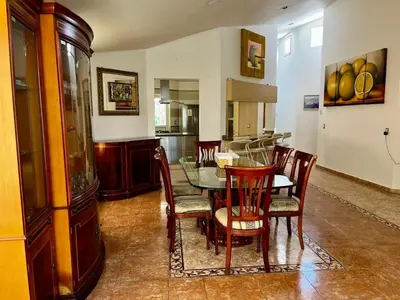 Zona de estar de CASA con alberca, súper ubicación. Puerto de Veracruz