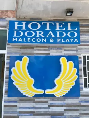 Certificado, premio, señal o documento que está expuesto en Hotel Dorado a una calle de Playa Regatas y el Malecon