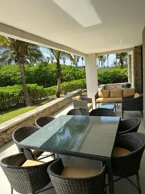 Zona de estar de Luxurious First-Floor Apartment in Isla Residences