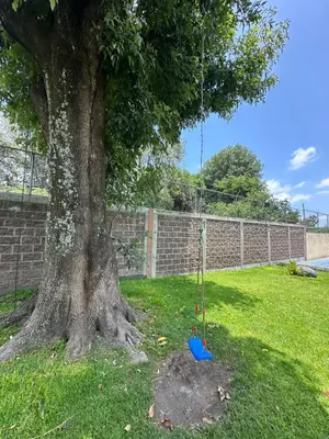 Jardín al aire libre en Finca El Quijote con alberca y 6 cuartos