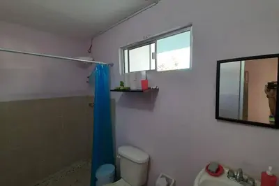 Un baño de El Costeñito Hostal