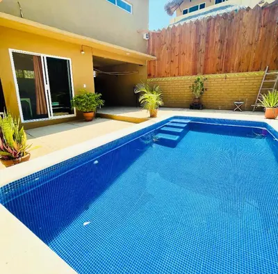 Plano de Bonobo House for 5 & Loft for 2- your best Puerto options!
