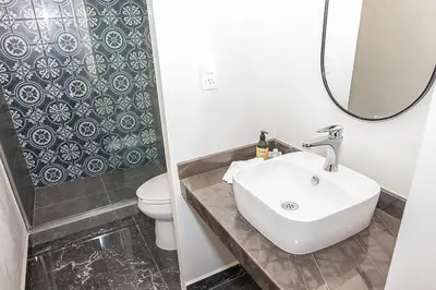 Un baño de Hotel Danini