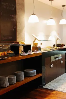 Comida en o cerca de este hotel