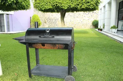 Barbacoa disponible para clientes en la casa o chalet