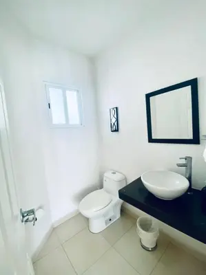 Un baño de NUEVO EN BOOKING CASA TERRANIUM ACAPULCO DIAMANTE