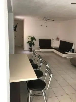 Zona de estar de Marina Diamante Acapulco con todos los Servicios