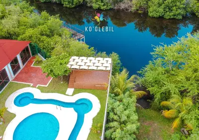 Piscina en o cerca de KO'OLEBIL
