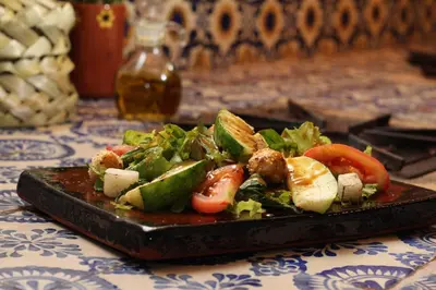 Comida en o cerca de este hotel