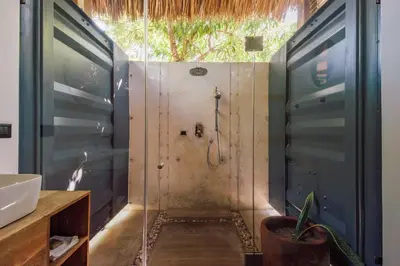 Un baño de NOMA San Agustinillo