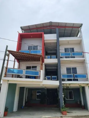 Edificio en el que se encuentra el apartahotel