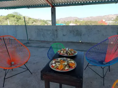 Comida en o cerca de este apartahotel