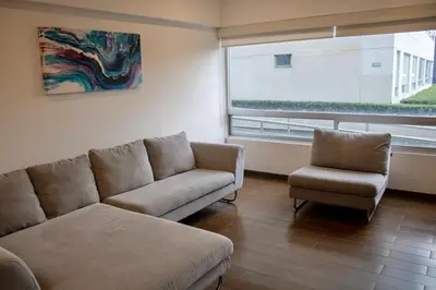Zona de estar de Condo en Zona de Hospitales Condo en Planta Baja