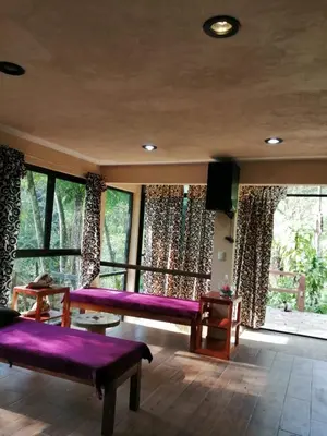 Zona de estar de CABAÑA EL SALTO 2