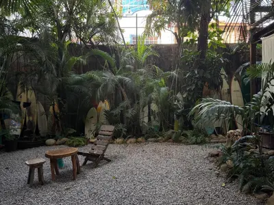 Jardín al aire libre en La punta surfhouse