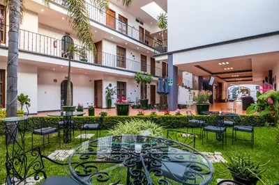 Jardín al aire libre en Hotel del Marquesado