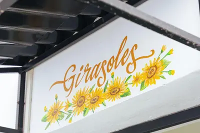Certificado, premio, señal o documento que está expuesto en Casa Don José: GIRASOLES Suite