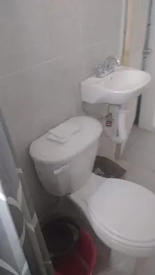 Un baño de A 5 minutos GNP Hostal Foro Sol Palacio Deportes Aeropuerto A PET FRIENDLY se aceptan mascotas bajo peticion