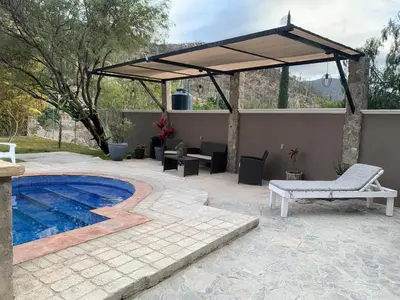 Piscina en o cerca de La Cabaña