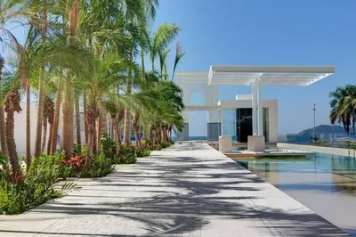Jardín al aire libre en Luxury apartment in front of Acapulco Beach