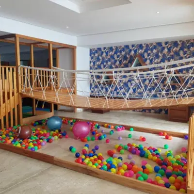 Plano de Apartamento con Piscina Frente al Mar en Acapulco