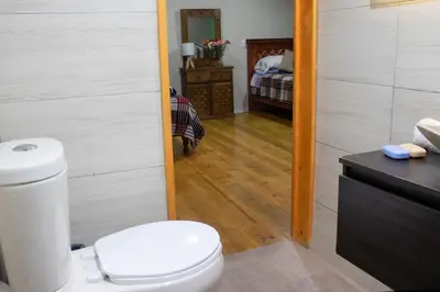 Un baño de Habitación triple zona centro