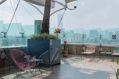 Plano de The Flamingo Rooftop Suite Unique Design in a Centric Location