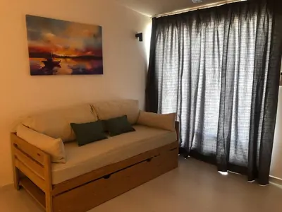 Zona de estar de NUEVO Depto vista al mar.