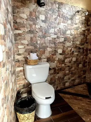 Un baño de Casa Carmín en Teotitlán