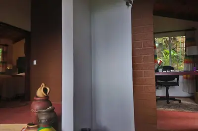 Plano de Cabaña con Bañera y Chimeneas en Puesta de Sol