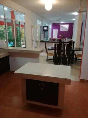 Una cocina o zona de cocina en quintaolivos Jardín y Alberca!