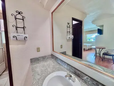 Un baño de Global Express Puebla - FINSA