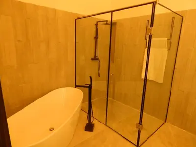 Un baño de Hotel Tila
