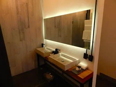 Un baño de Hotel Tila