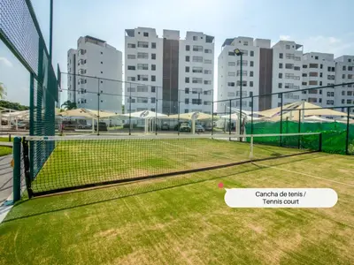 Instalaciones para jugar a tenis o squash en Departamento en Paraiso Country Club - Amenidades de lujo o alrededores
