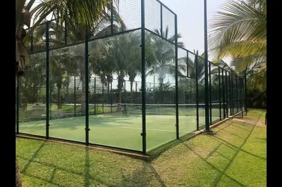 Instalaciones para jugar a tenis o squash en Casa Ohana Acapulco Diamante o alrededores